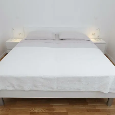 Marta Apartment *